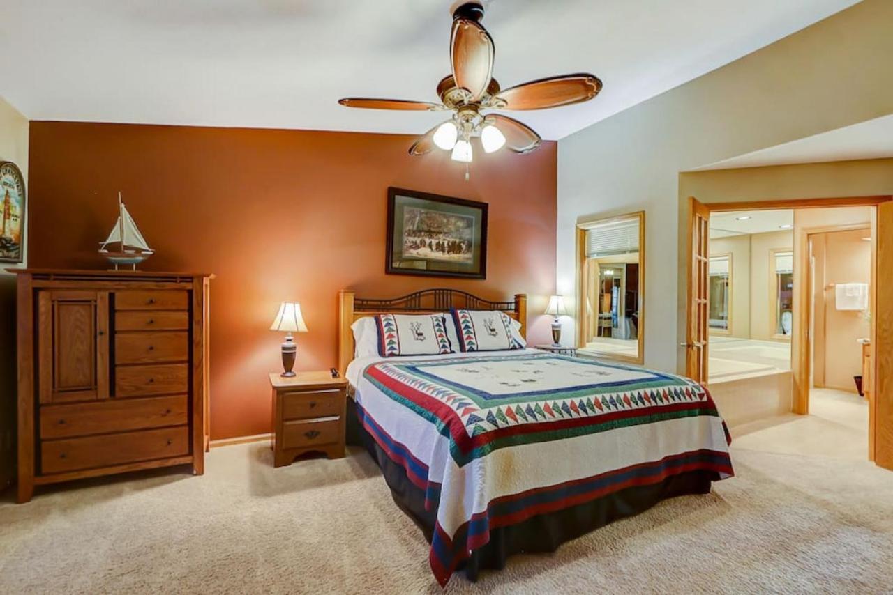 Brown Family Condo For Families Golf Trips And Girls Getaways Wisconsin Dells Exteriér fotografie
