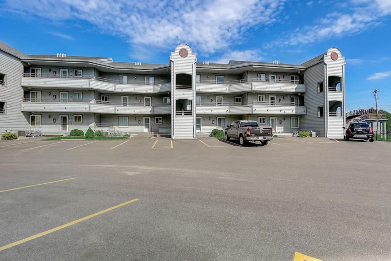 Brown Family Condo For Families Golf Trips And Girls Getaways Wisconsin Dells Exteriér fotografie