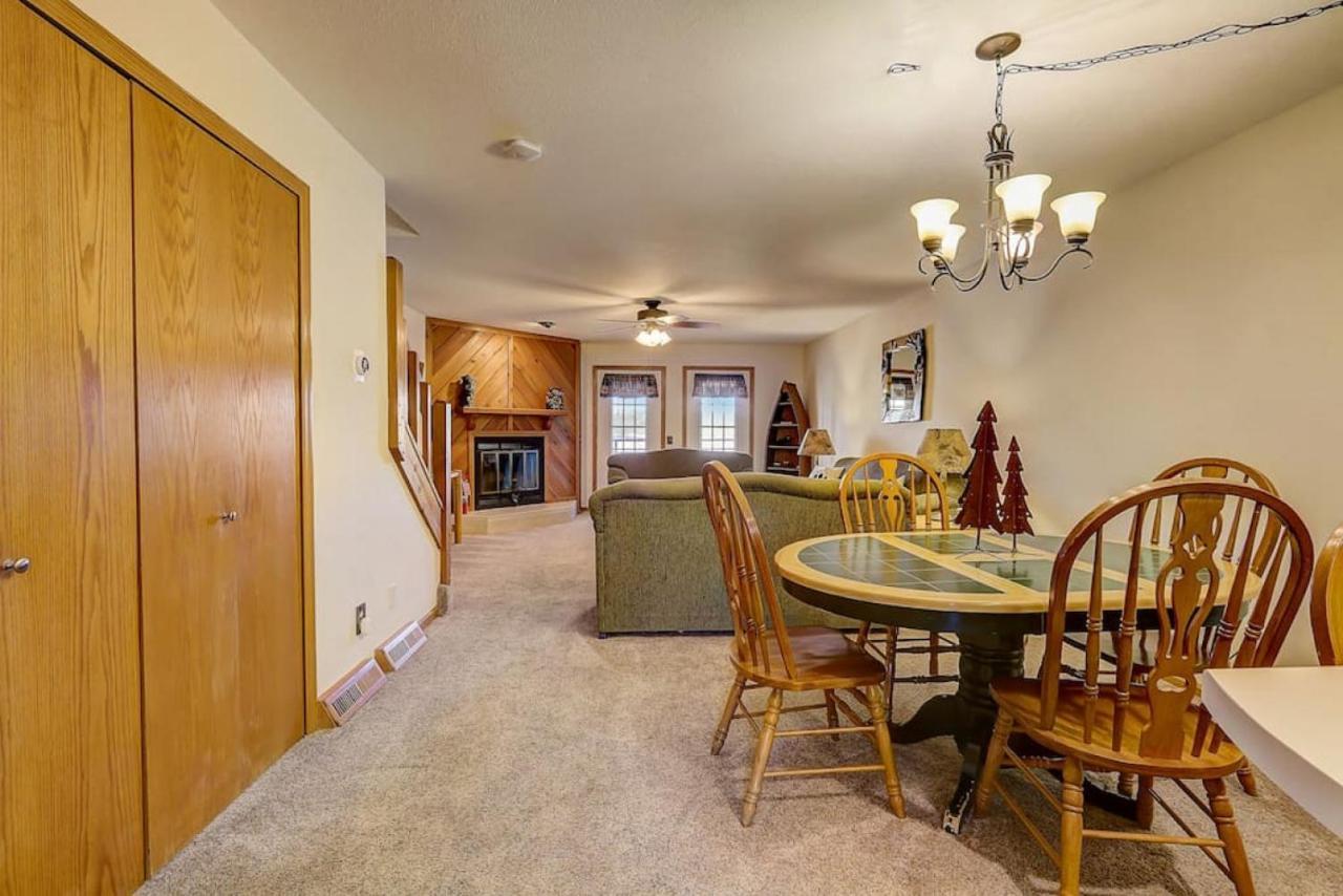 Brown Family Condo For Families Golf Trips And Girls Getaways Wisconsin Dells Exteriér fotografie