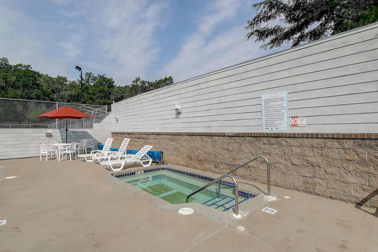 Brown Family Condo For Families Golf Trips And Girls Getaways Wisconsin Dells Exteriér fotografie