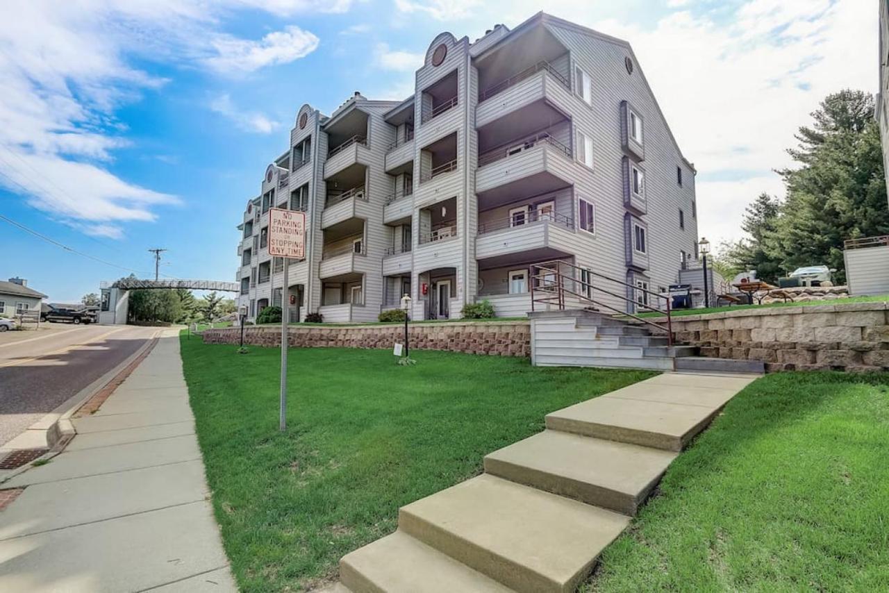 Brown Family Condo For Families Golf Trips And Girls Getaways Wisconsin Dells Exteriér fotografie