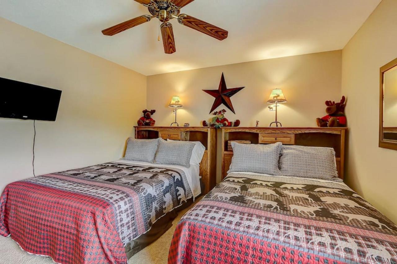 Brown Family Condo For Families Golf Trips And Girls Getaways Wisconsin Dells Exteriér fotografie